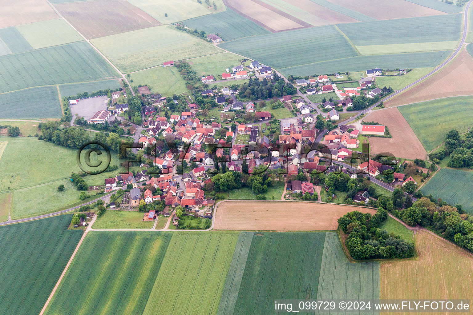 Vue aérienne de Quartier Bischwind in Dingolshausen dans le département Bavière, Allemagne