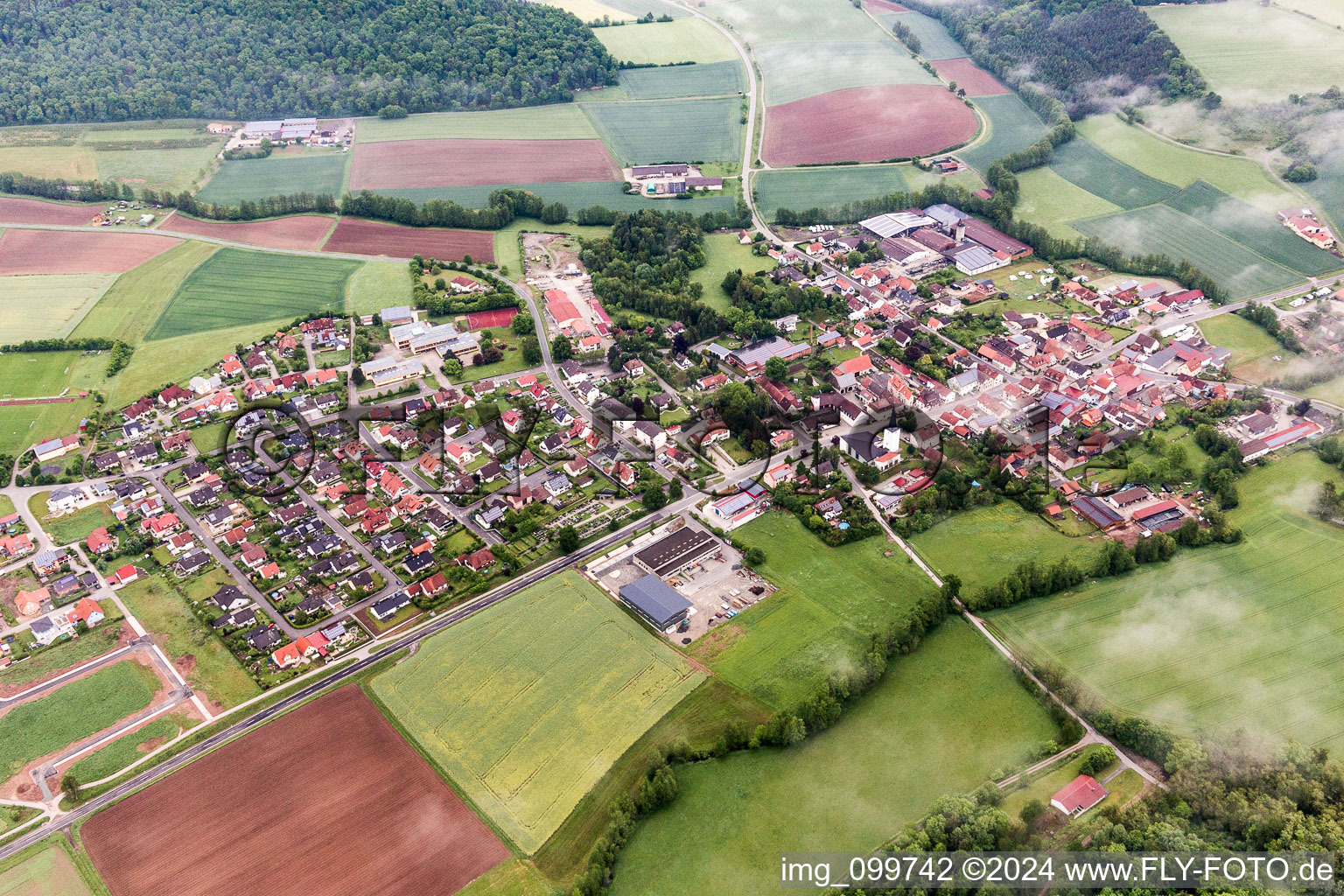 Vue aérienne de Quartier Untersteinbach in Rauhenebrach dans le département Bavière, Allemagne