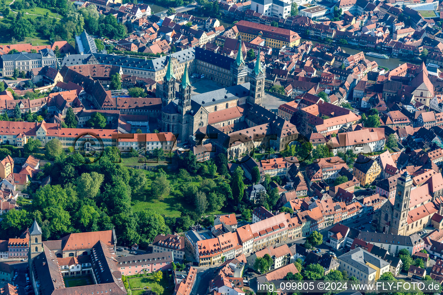 Vue aérienne de Cathédrale de Bamberg à Bamberg dans le département Bavière, Allemagne