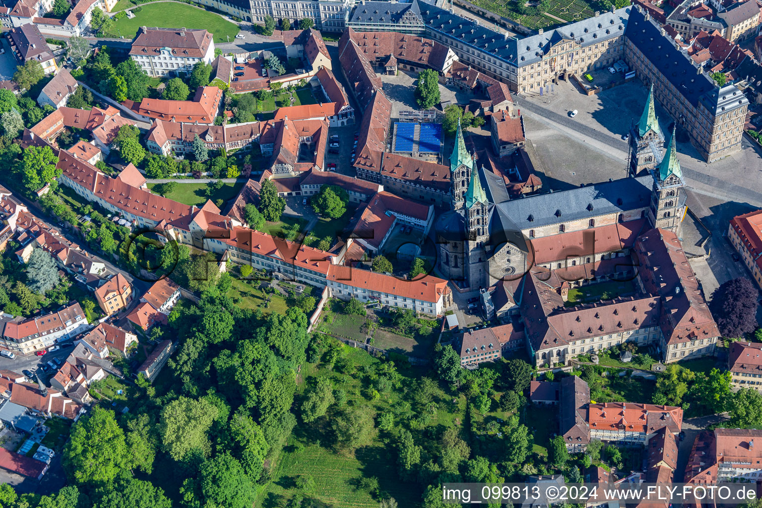 Vue aérienne de Cathédrale de Bamberg sur la place de la cathédrale à Bamberg dans le département Bavière, Allemagne