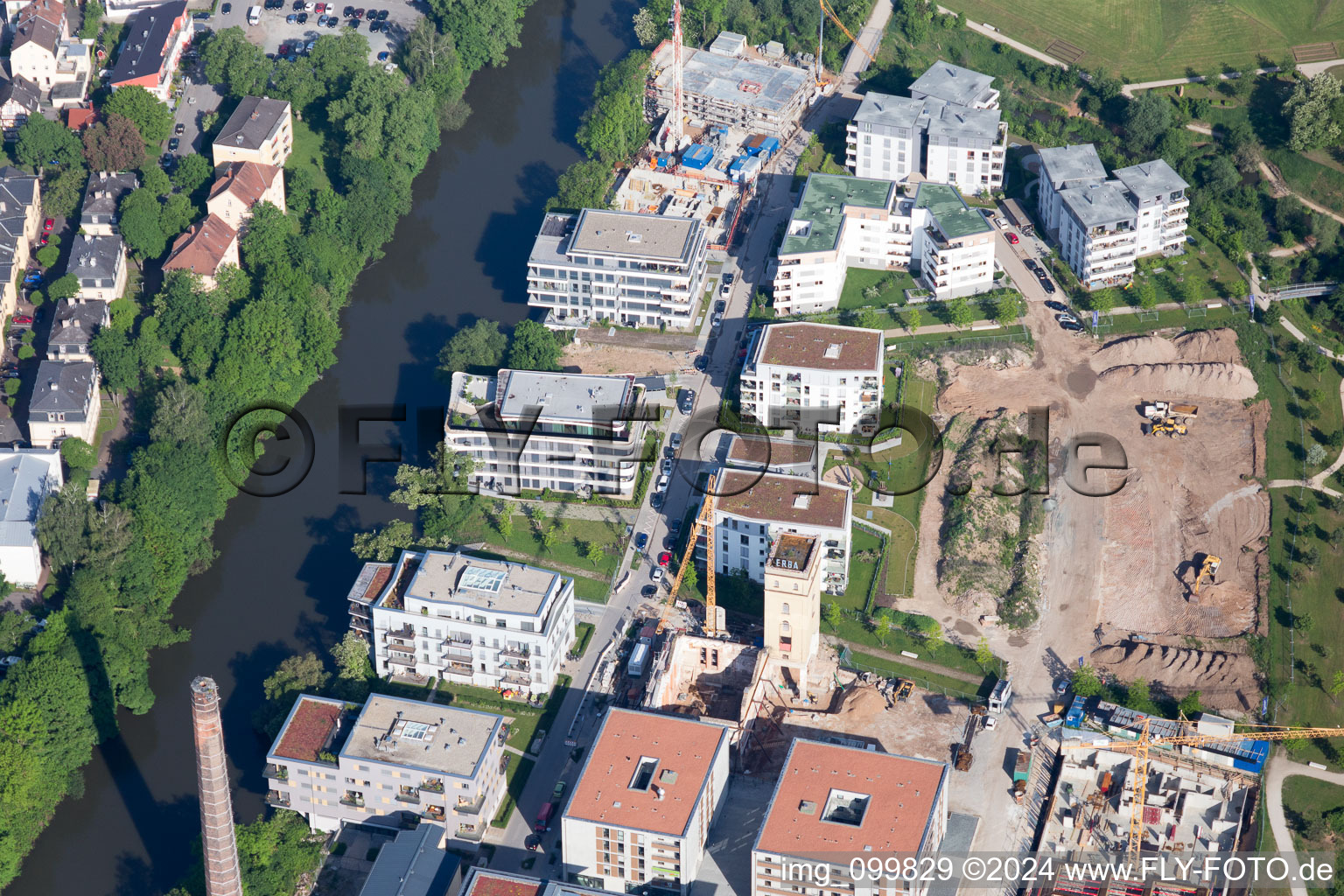 Vue aérienne de Sur le canal de l'usine à le quartier Gaustadt in Bamberg dans le département Bavière, Allemagne