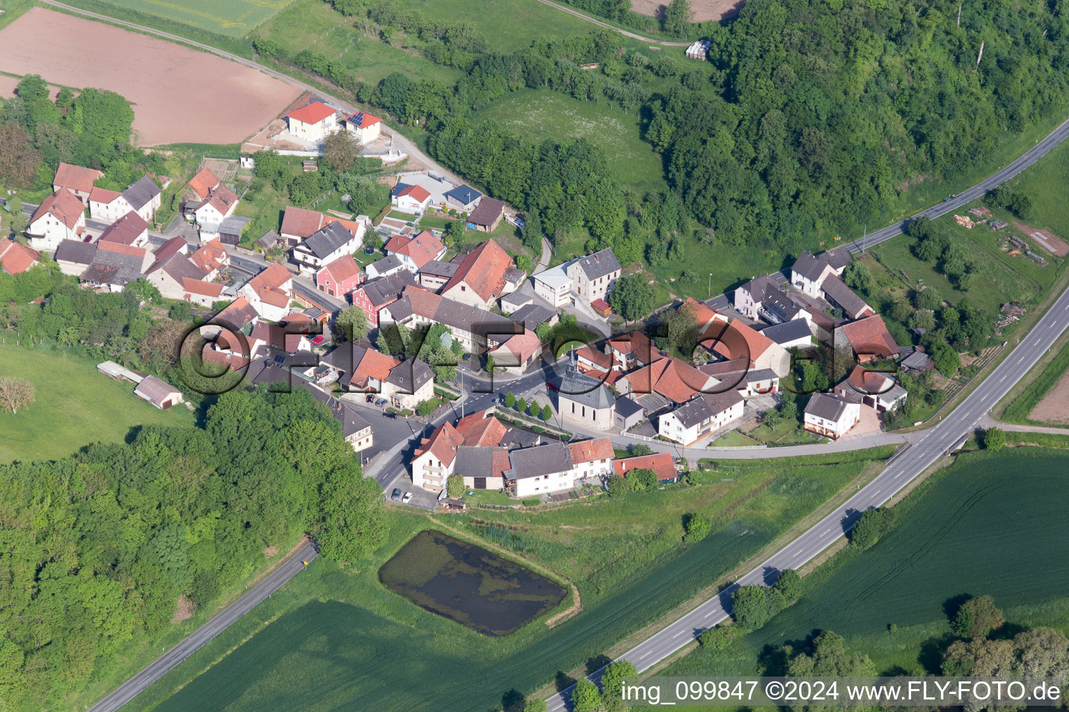 Vue aérienne de Dippach dans le département Bavière, Allemagne