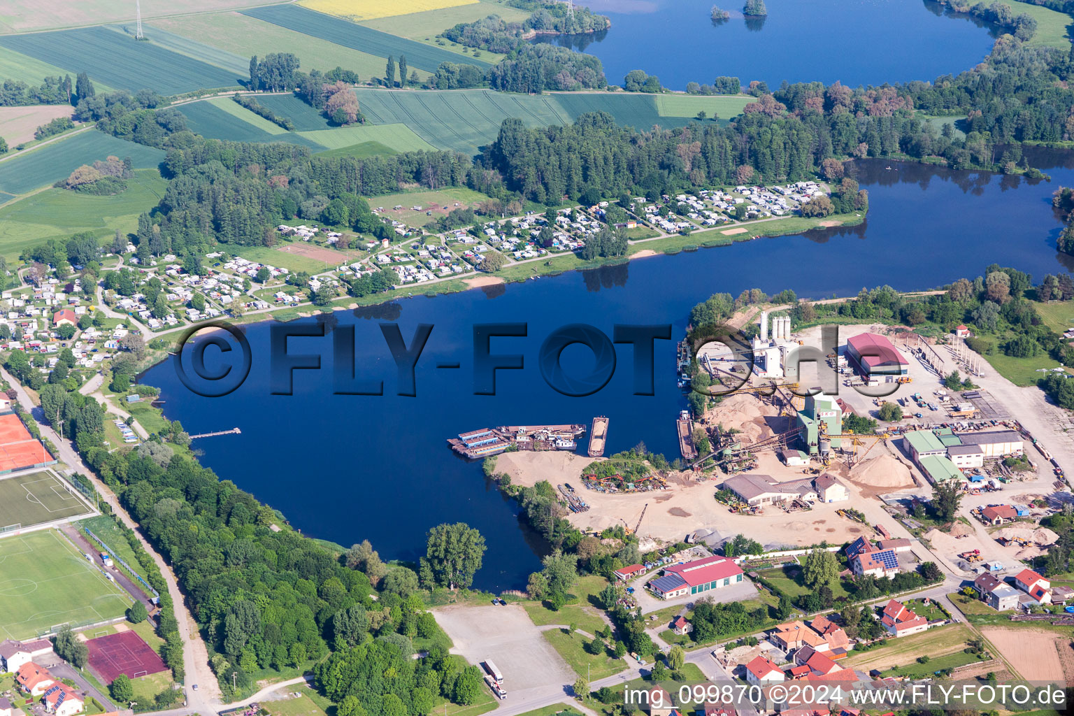 Vue aérienne de Camping au lac Sander Bagger à Sand am Main dans le département Bavière, Allemagne