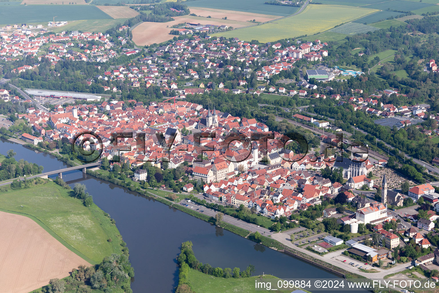 Vue aérienne de Haßfurt dans le département Bavière, Allemagne