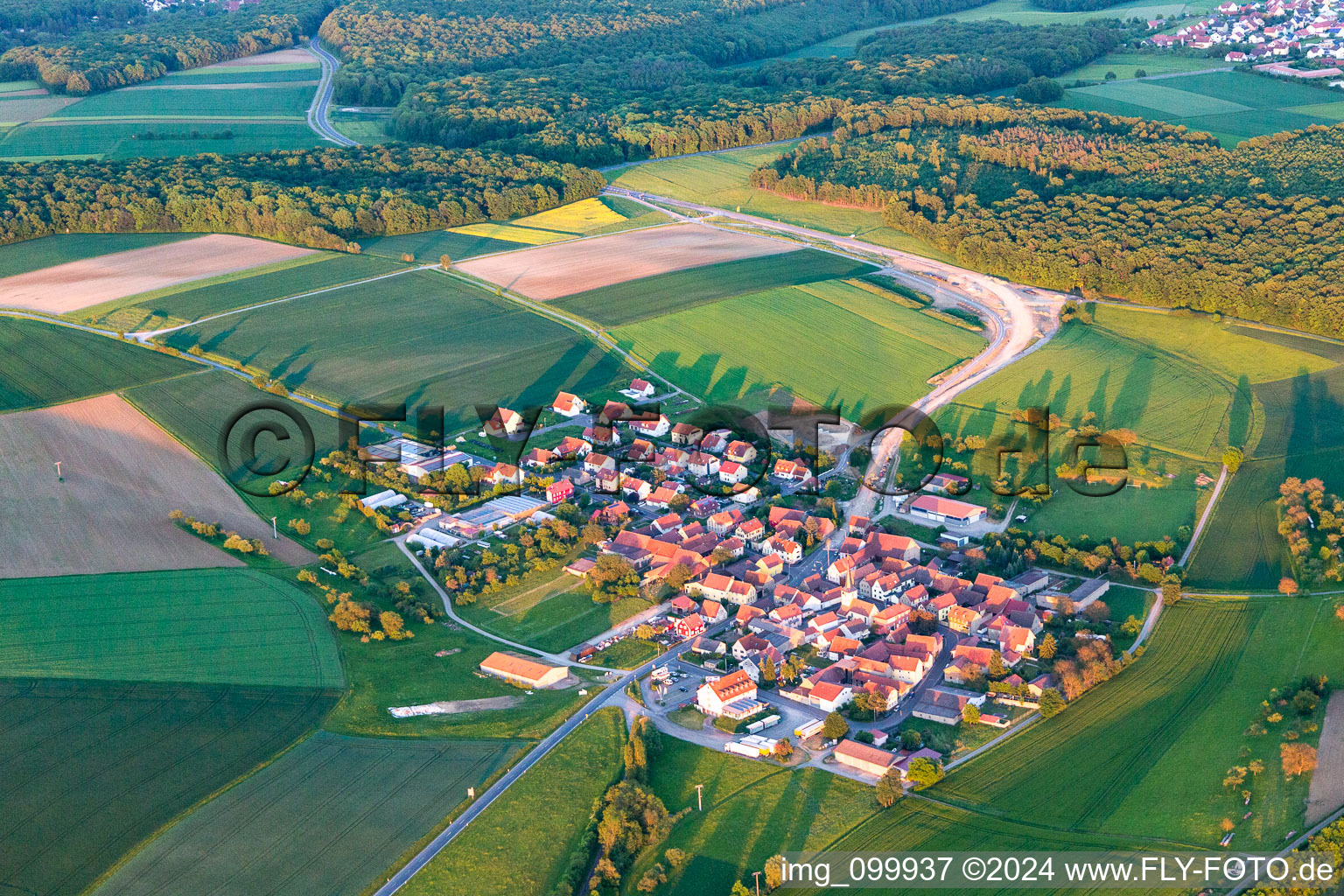 Vue aérienne de Quartier Rütschenhausen in Wasserlosen dans le département Bavière, Allemagne