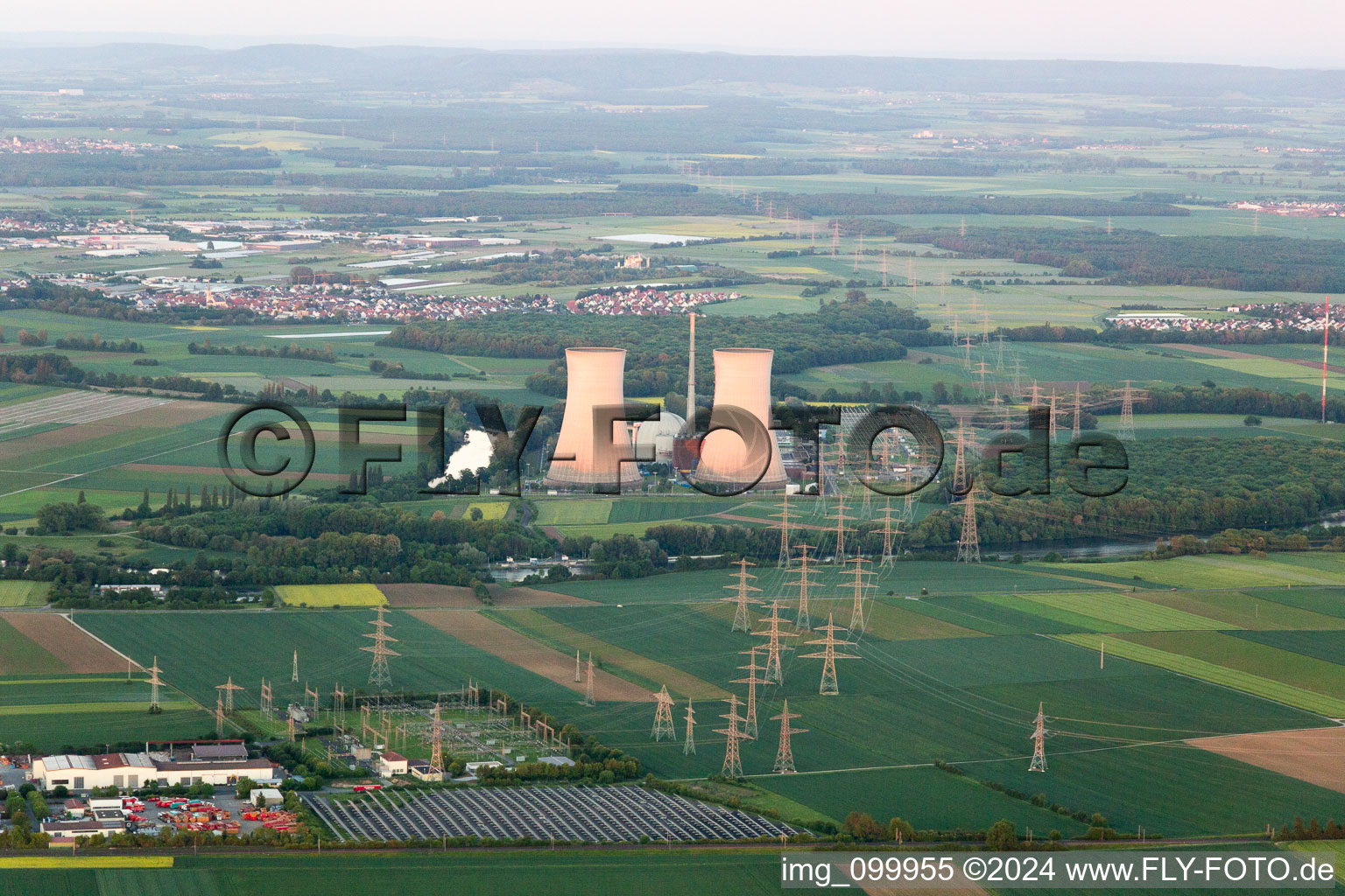 Vue oblique de KKG à Grafenrheinfeld dans le département Bavière, Allemagne