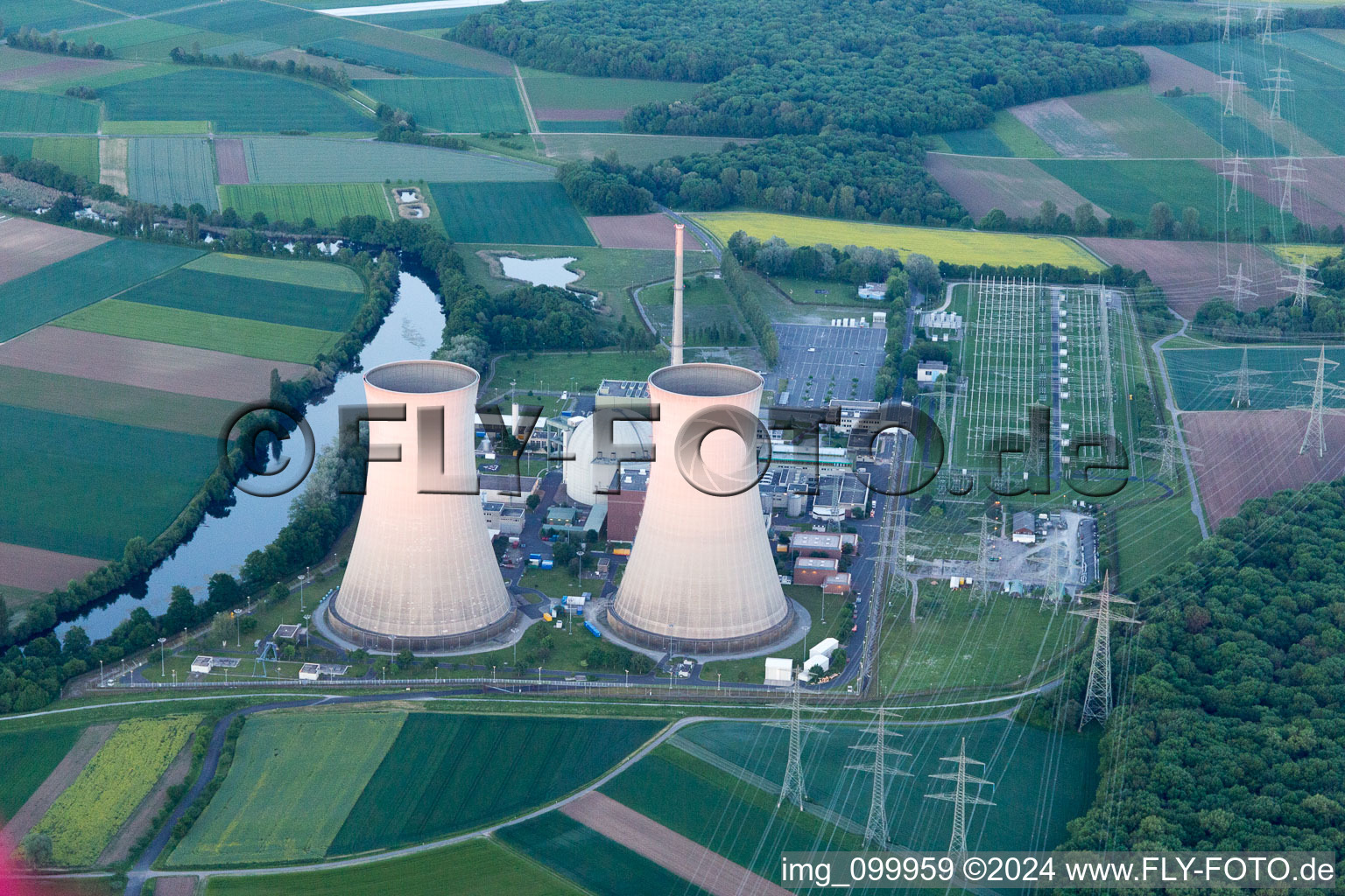 KKG à Grafenrheinfeld dans le département Bavière, Allemagne depuis l'avion