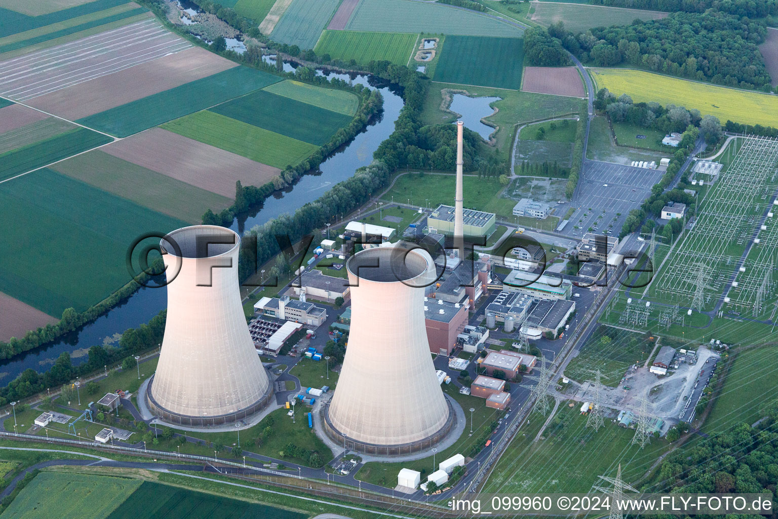 Vue d'oiseau de KKG à Grafenrheinfeld dans le département Bavière, Allemagne