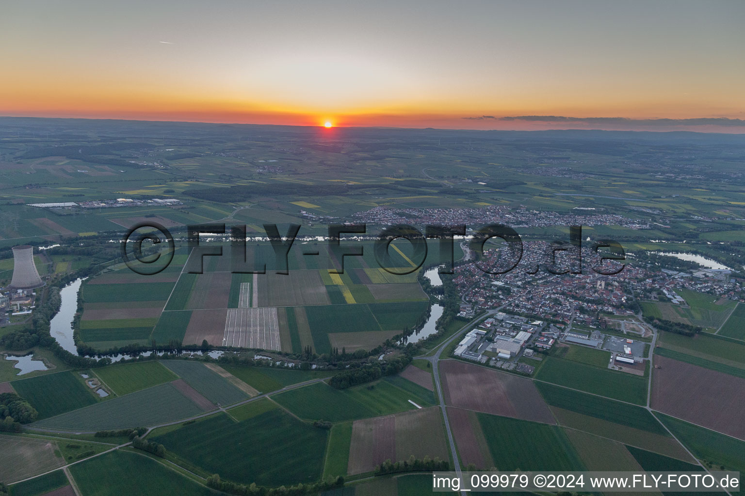 Vue aérienne de Grafenrheinfeld dans le département Bavière, Allemagne