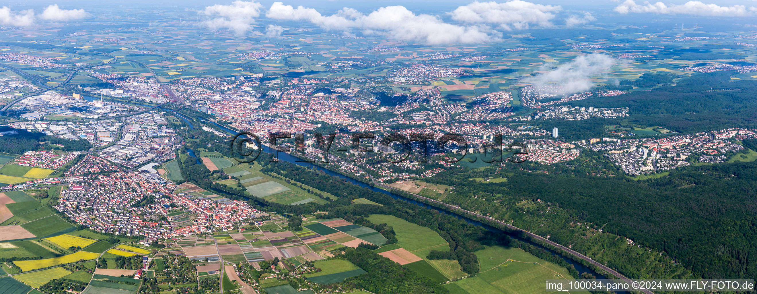 Vue aérienne de Vue sur la ville au bord du Main entre Sennfeld et Schweinfurt à Schweinfurt dans le département Bavière, Allemagne