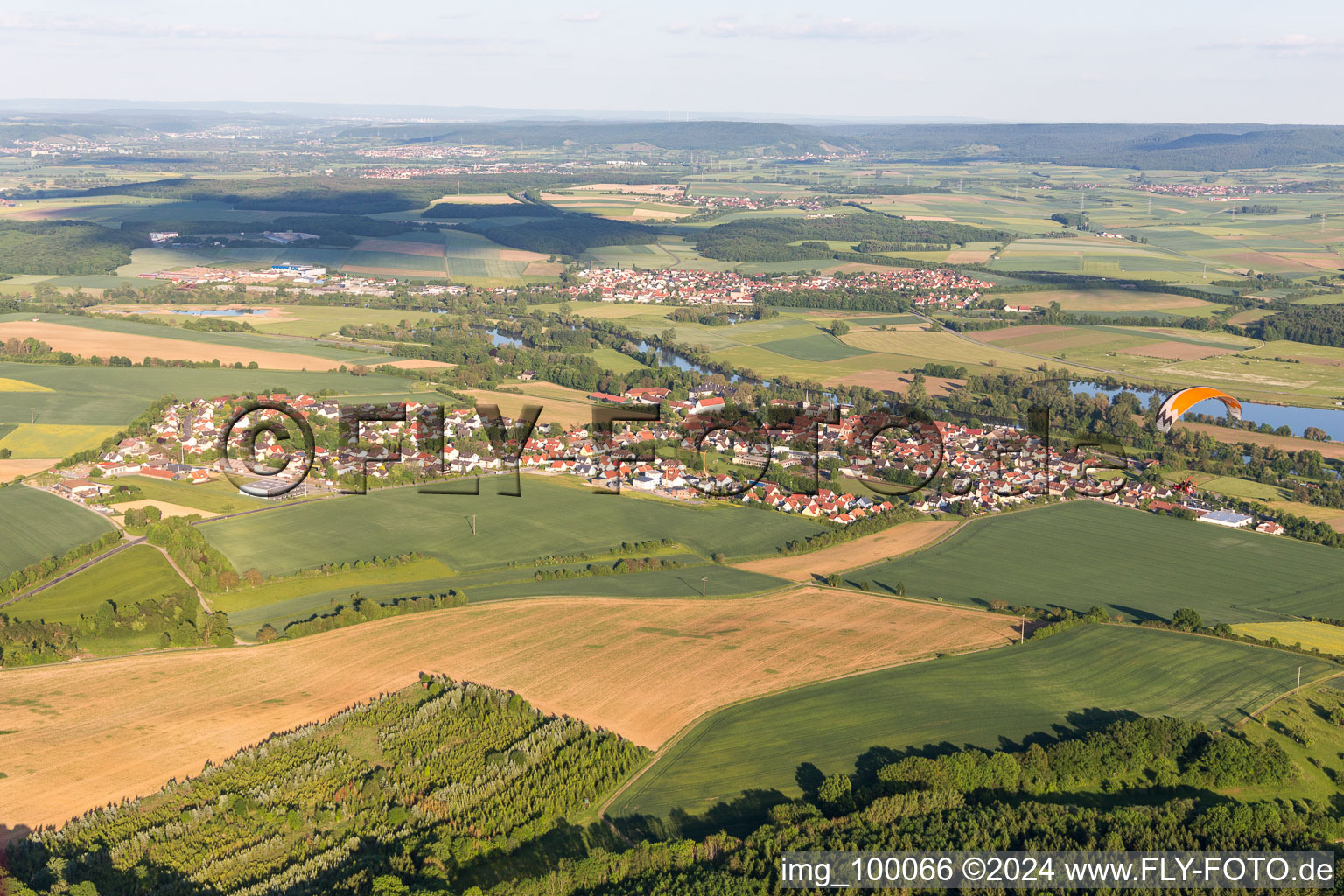 Vue aérienne de Superficies des berges en Obertheres à le quartier Obertheres in Theres dans le département Bavière, Allemagne