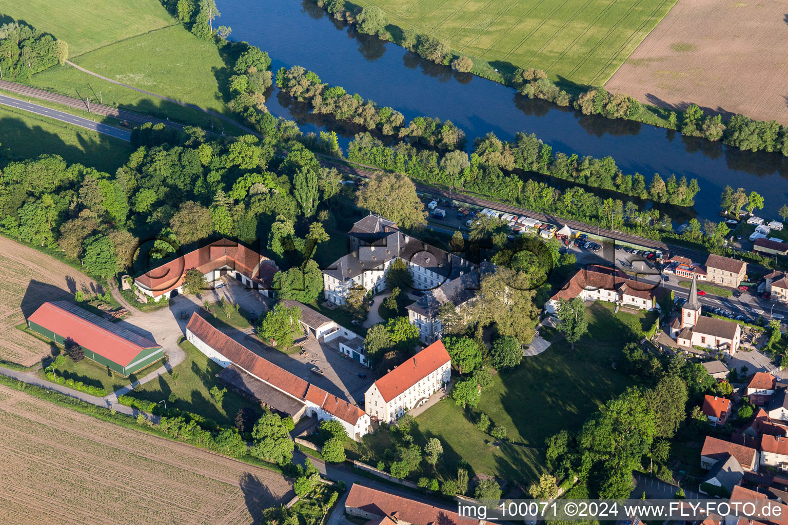 Vue aérienne de Château de Ditfurt à le quartier Obertheres in Theres dans le département Bavière, Allemagne