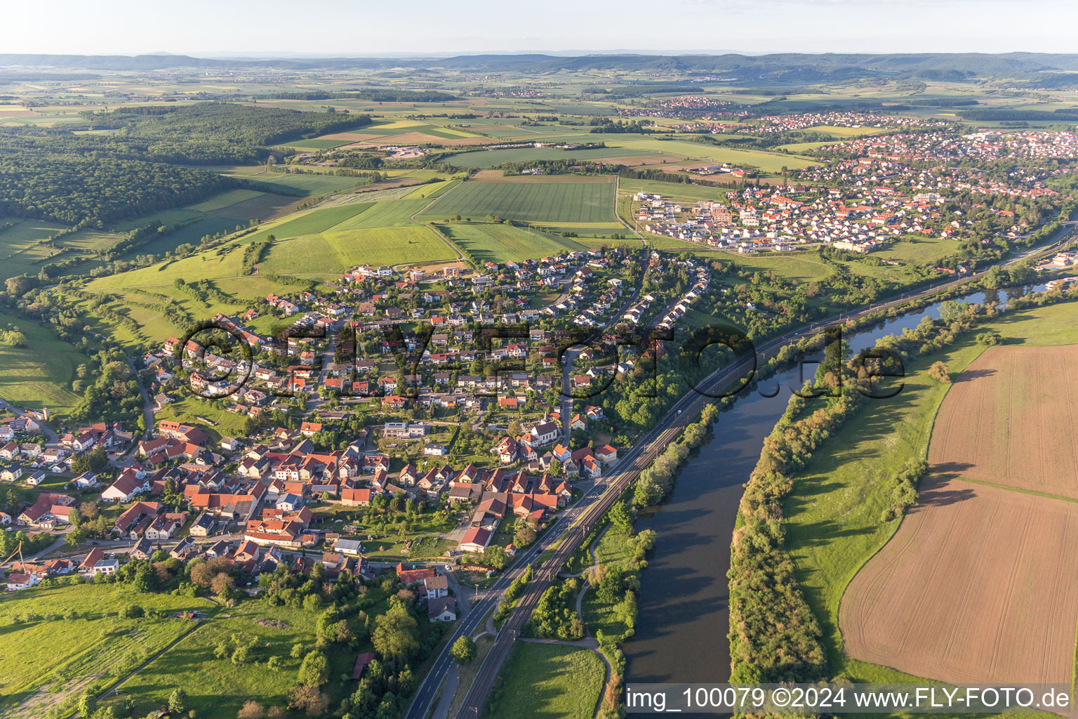 Vue aérienne de Surfaces des berges du Main en Wülflingen à le quartier Wülflingen in Haßfurt dans le département Bavière, Allemagne