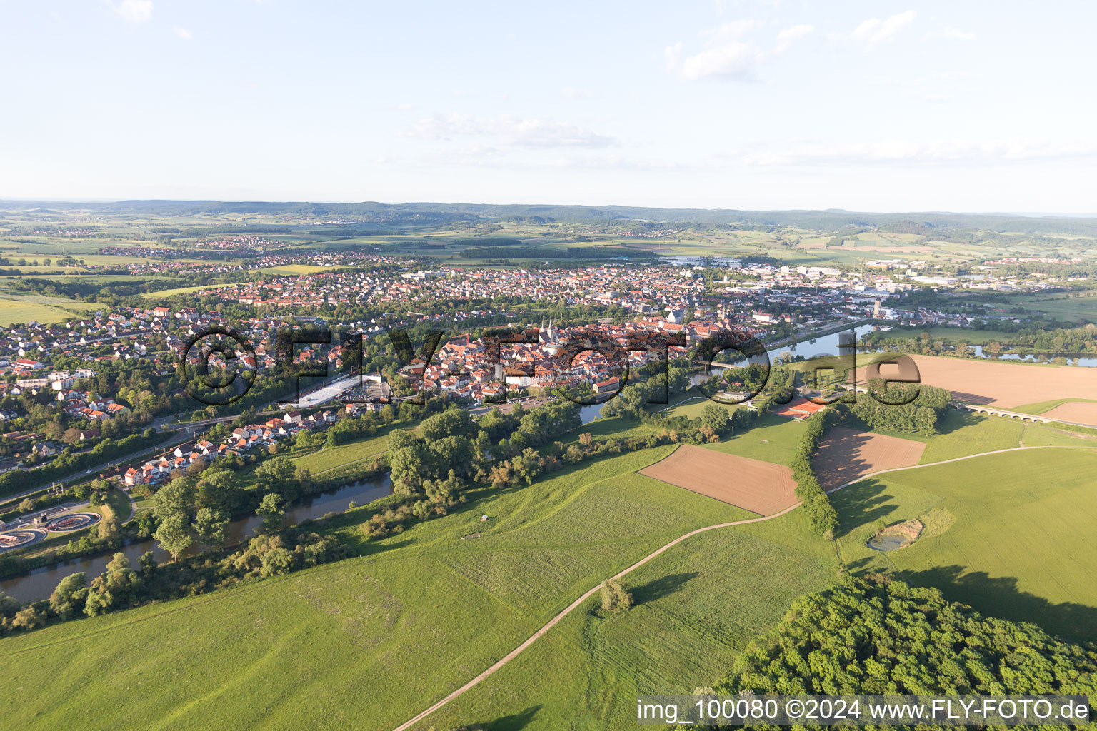 Vue oblique de Haßfurt dans le département Bavière, Allemagne