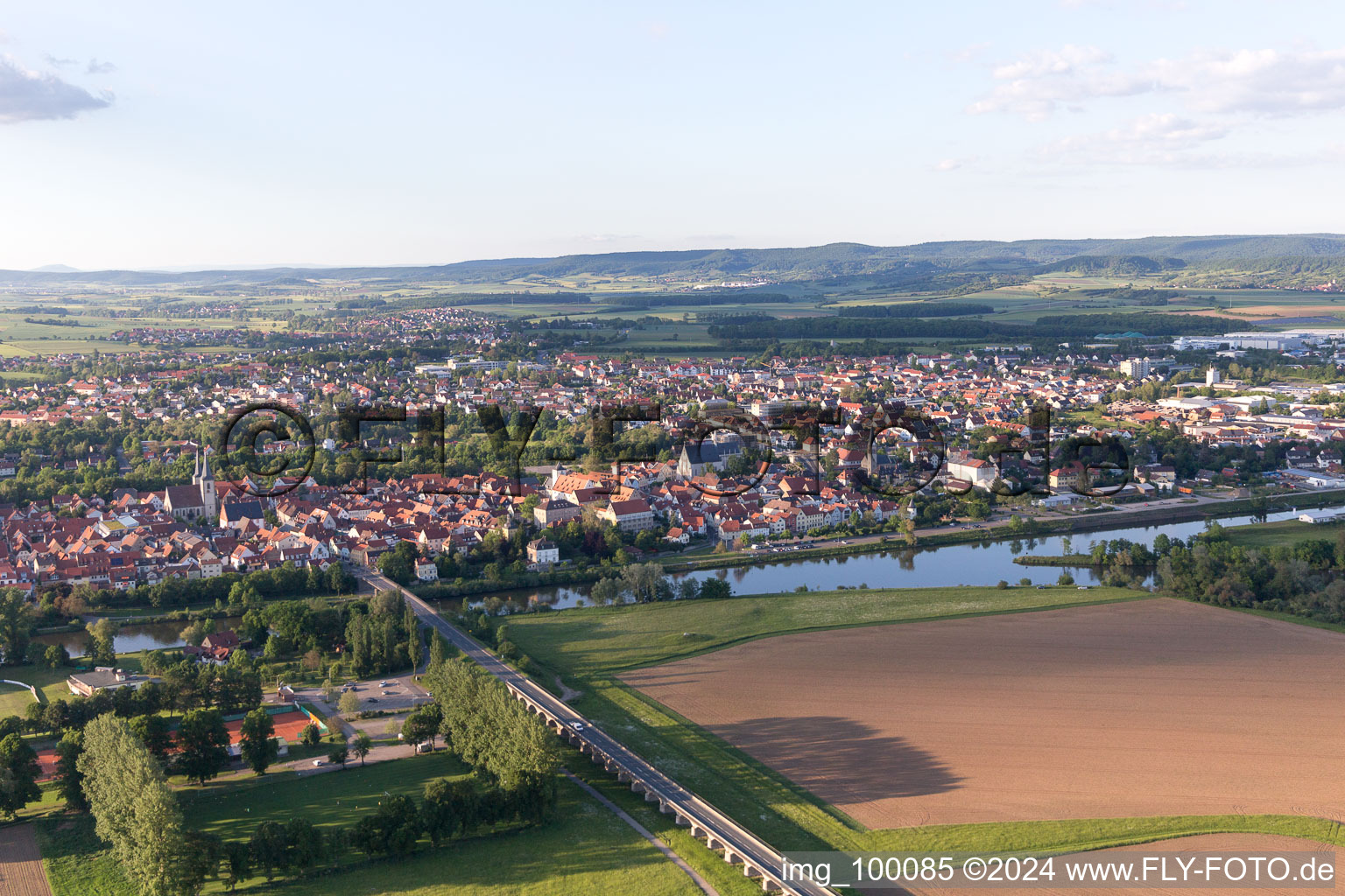 Vue d'oiseau de Haßfurt dans le département Bavière, Allemagne