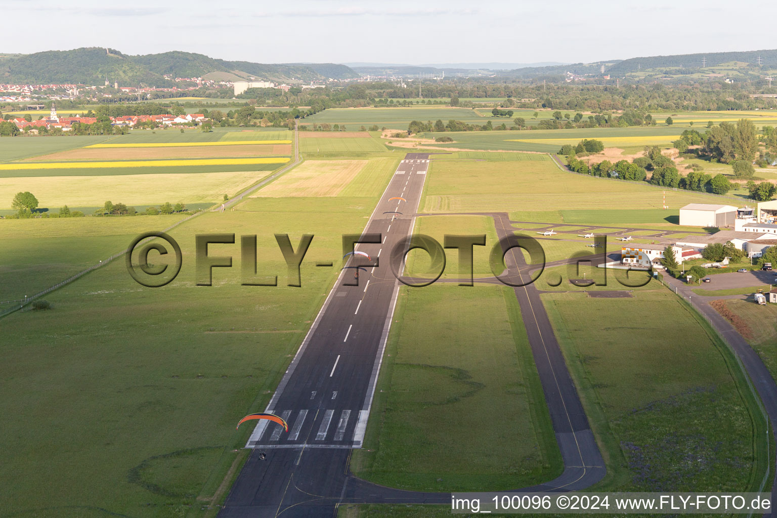 Aérodrome à Haßfurt dans le département Bavière, Allemagne vue d'en haut