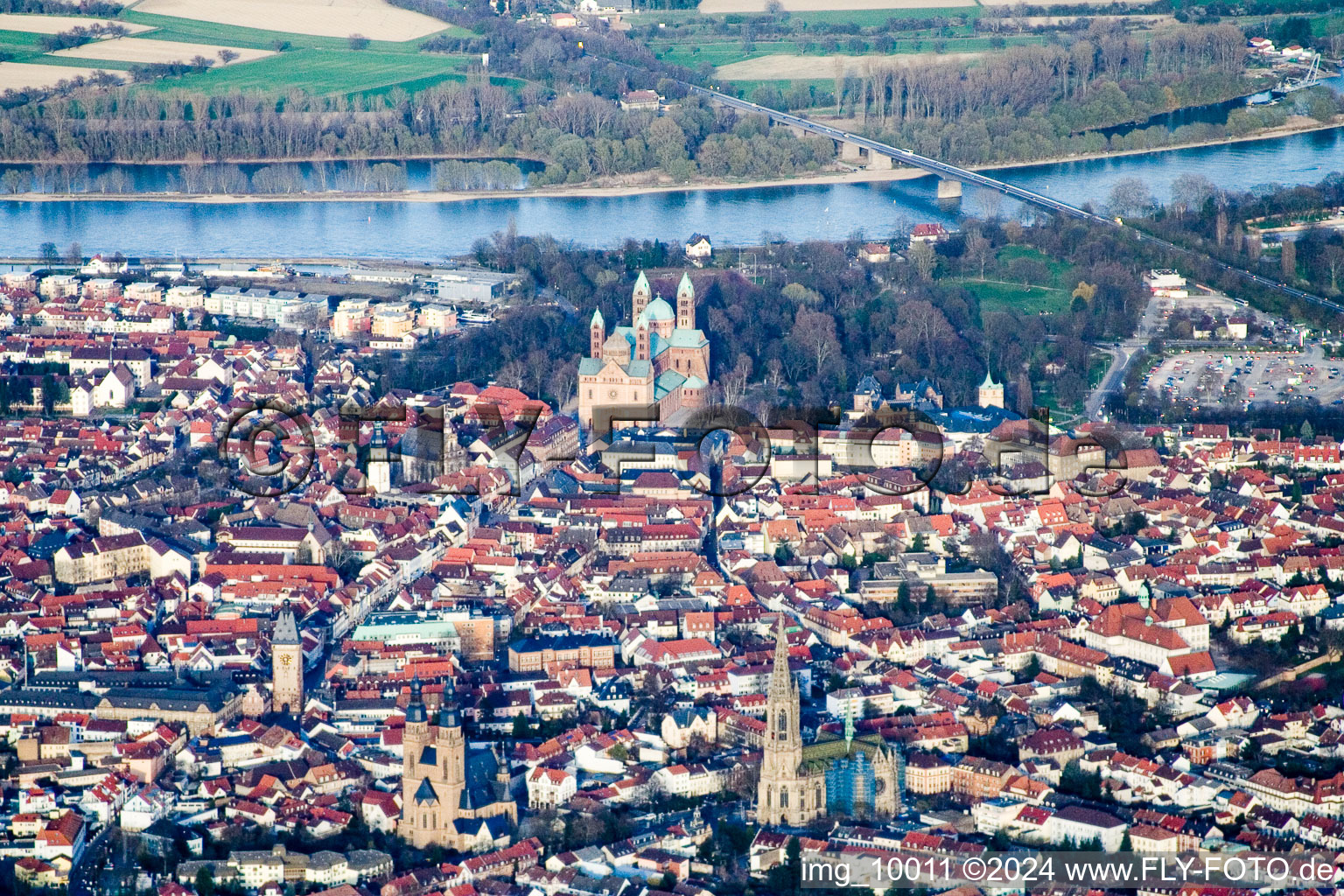 Vue d'oiseau de Speyer dans le département Rhénanie-Palatinat, Allemagne