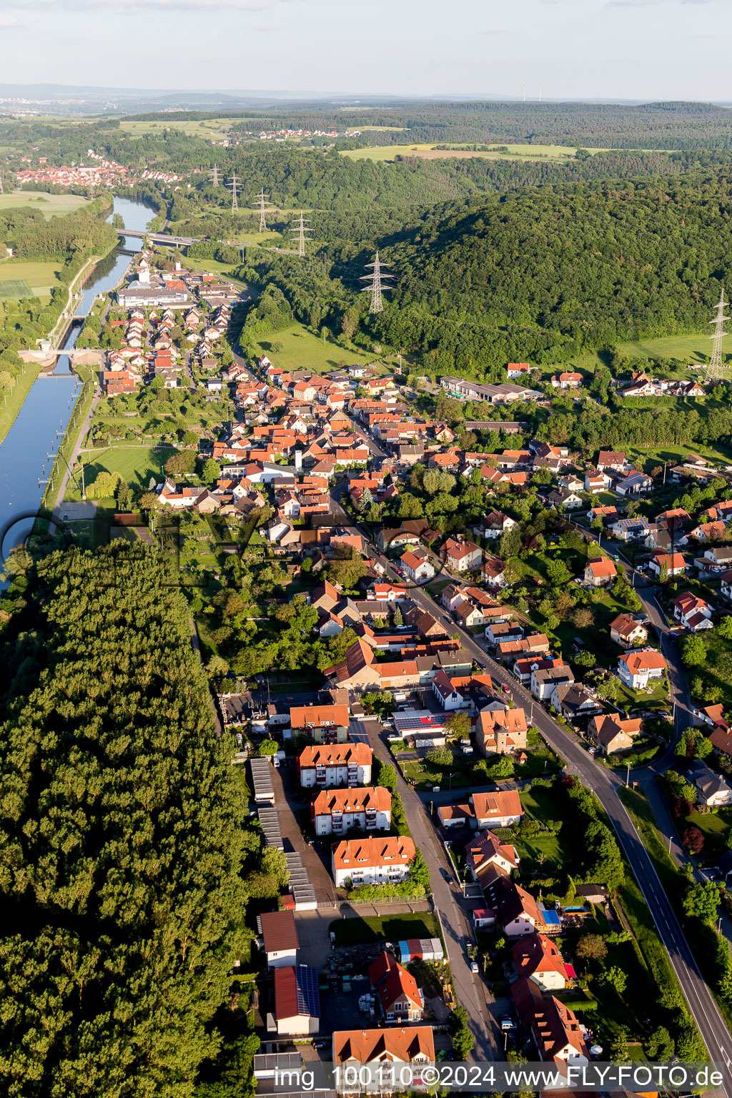 Vue aérienne de Quartier Limbach in Eltmann dans le département Bavière, Allemagne