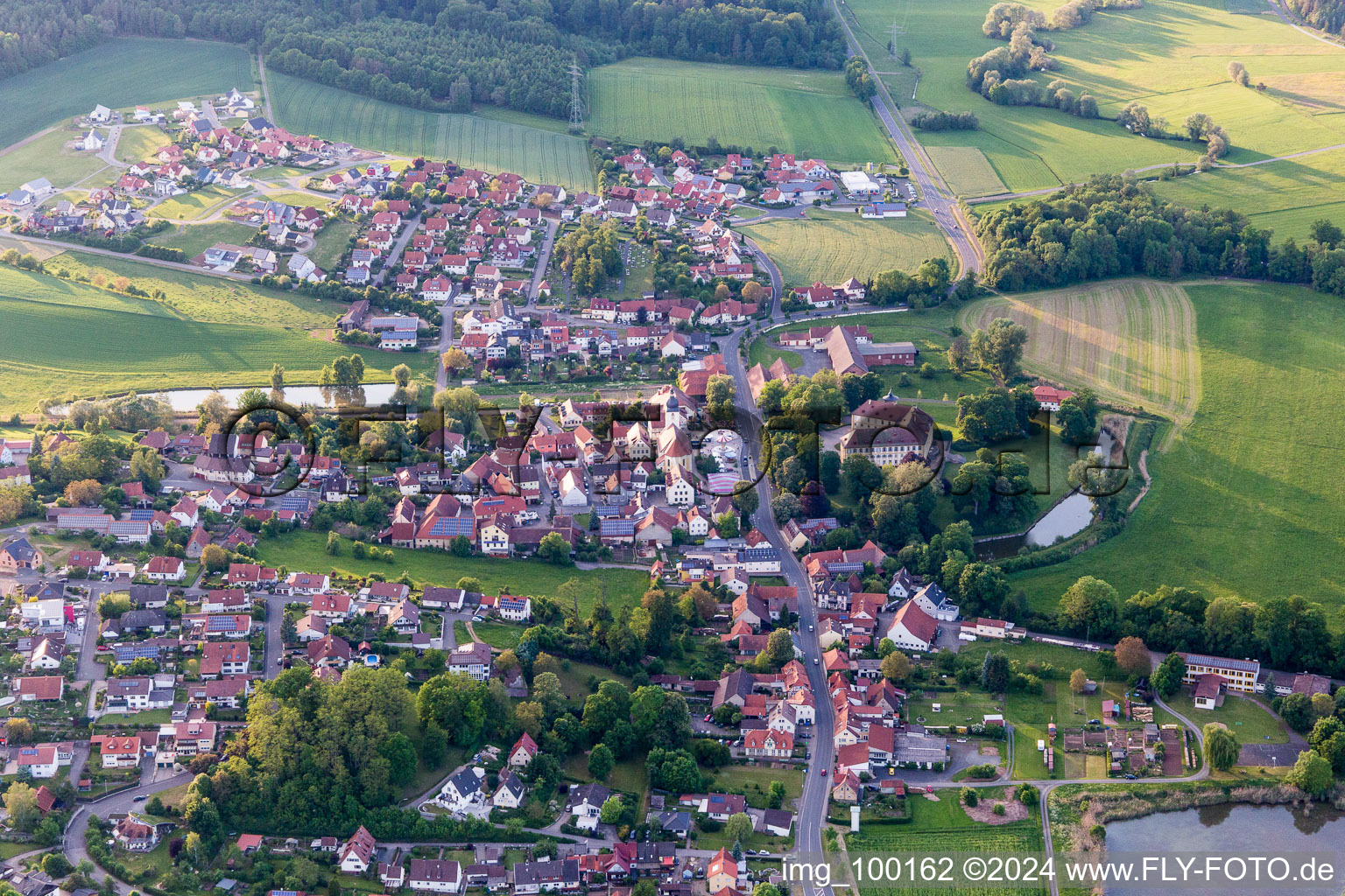 Vue aérienne de Rentweinsdorf dans le département Bavière, Allemagne