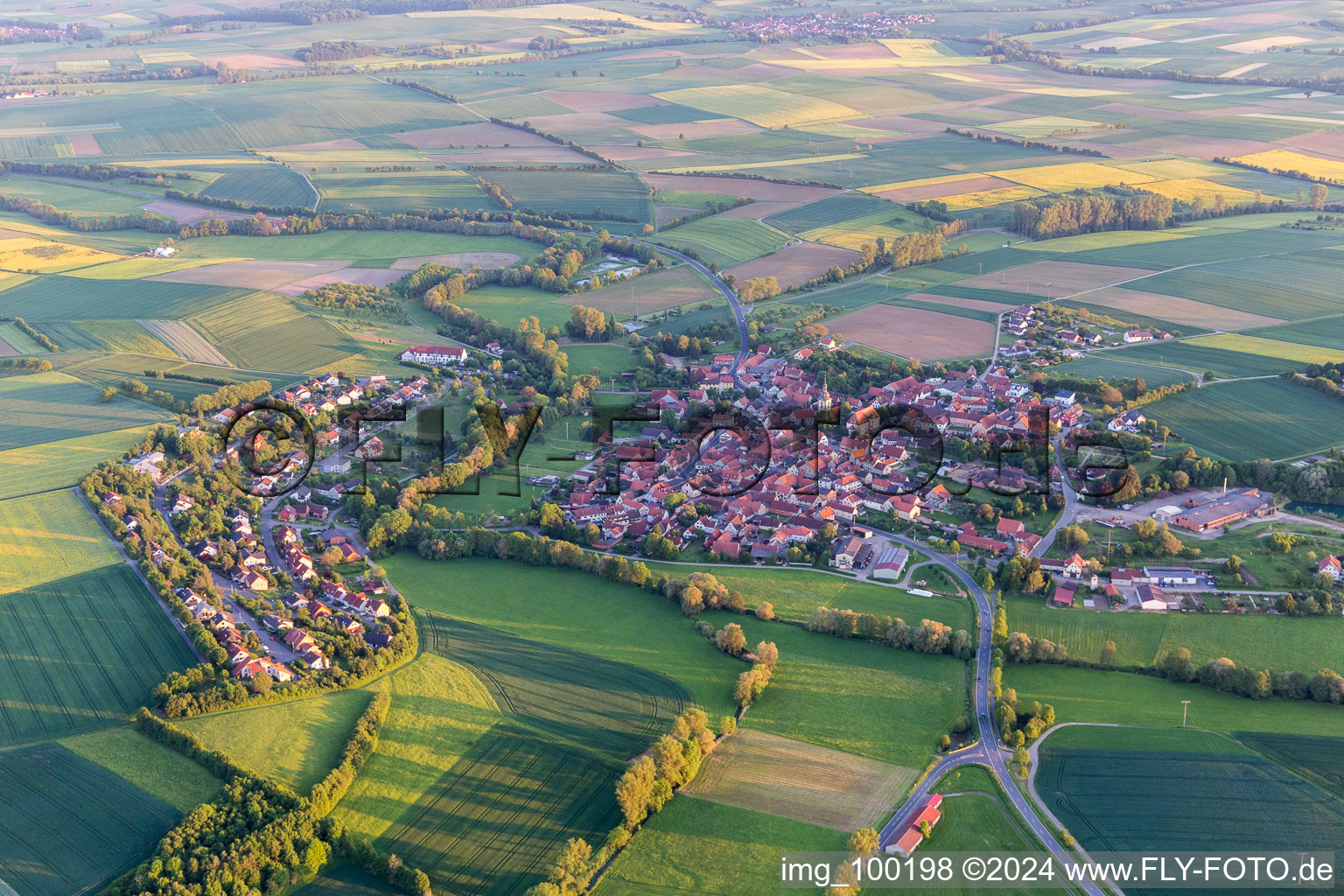 Vue aérienne de Quartier Rügheim in Hofheim in Unterfranken dans le département Bavière, Allemagne