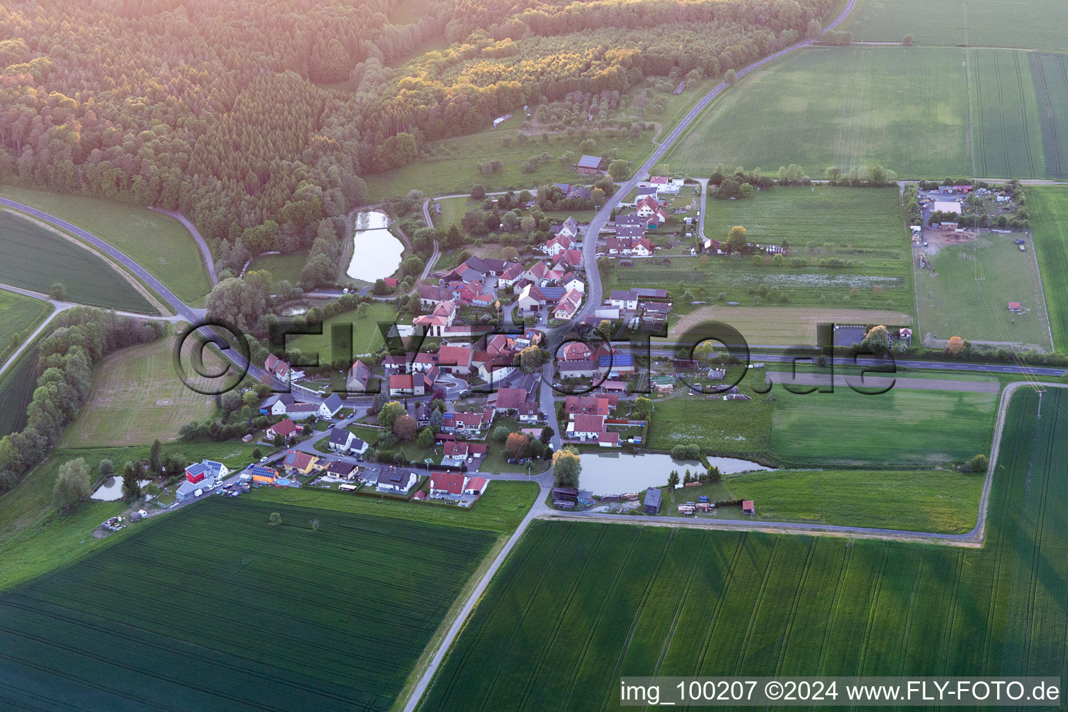 Vue aérienne de Kreuzthal dans le département Bavière, Allemagne