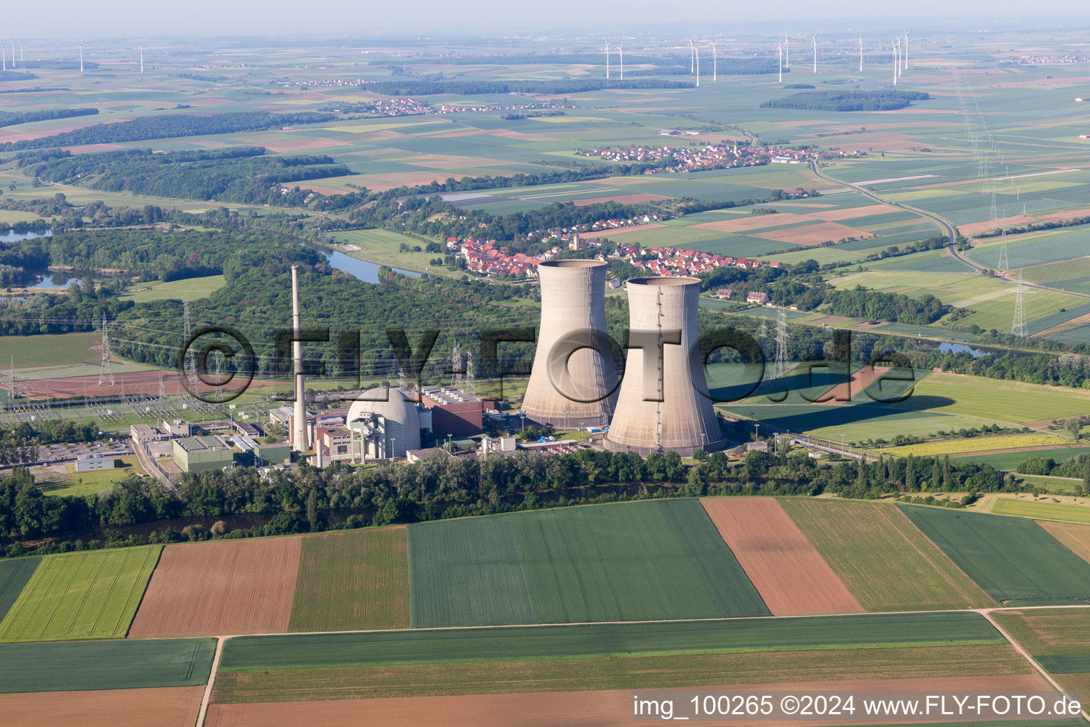 Grafenrheinfeld dans le département Bavière, Allemagne depuis l'avion