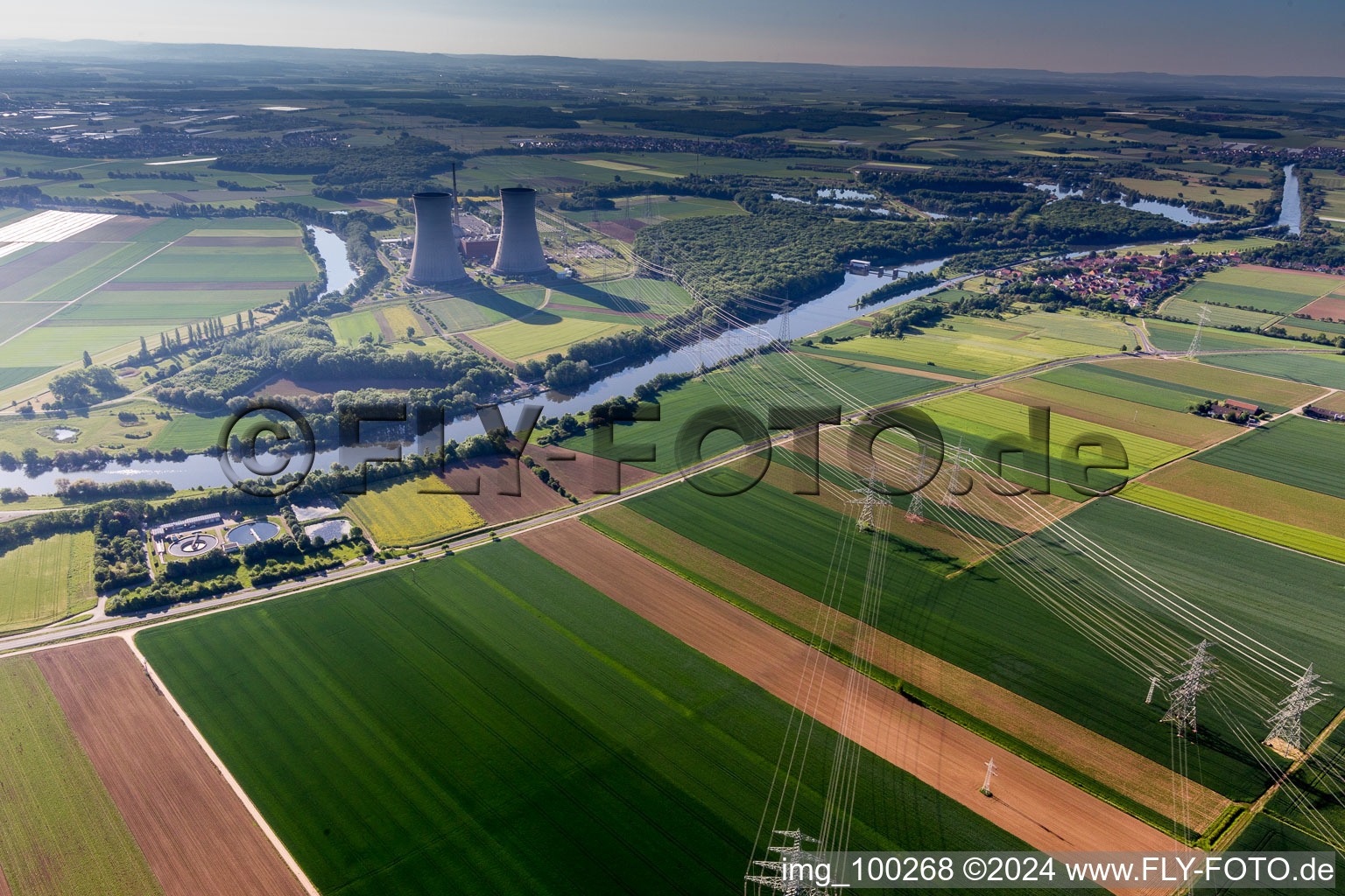 Enregistrement par drone de KKG à Grafenrheinfeld dans le département Bavière, Allemagne