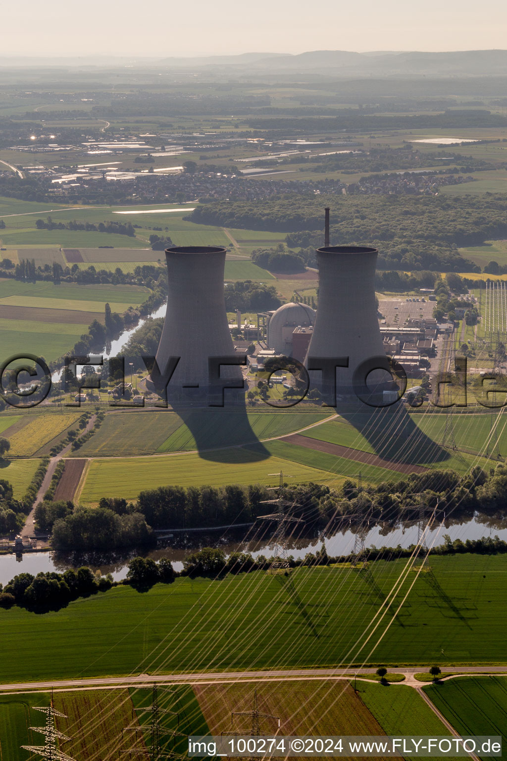 KKG à Grafenrheinfeld dans le département Bavière, Allemagne vu d'un drone