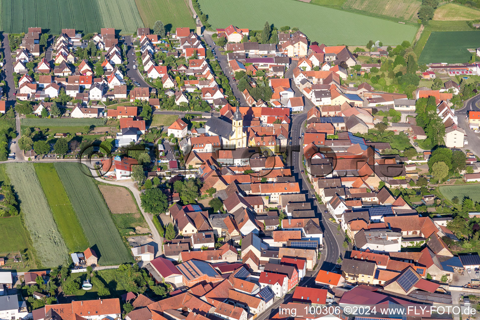 Vue aérienne de Quartier Unterspiesheim in Kolitzheim dans le département Bavière, Allemagne