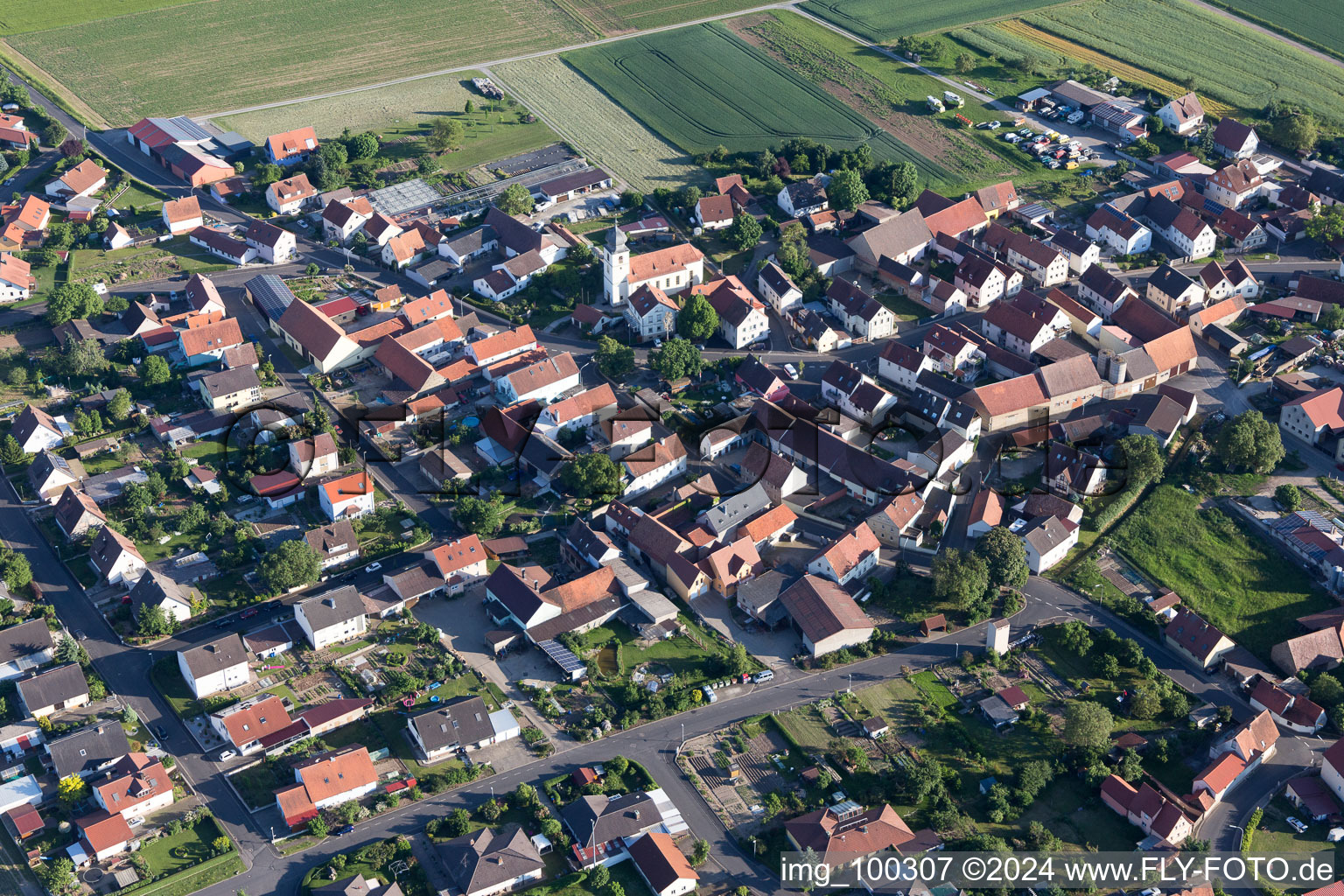 Vue aérienne de Quartier Gernach in Kolitzheim dans le département Bavière, Allemagne