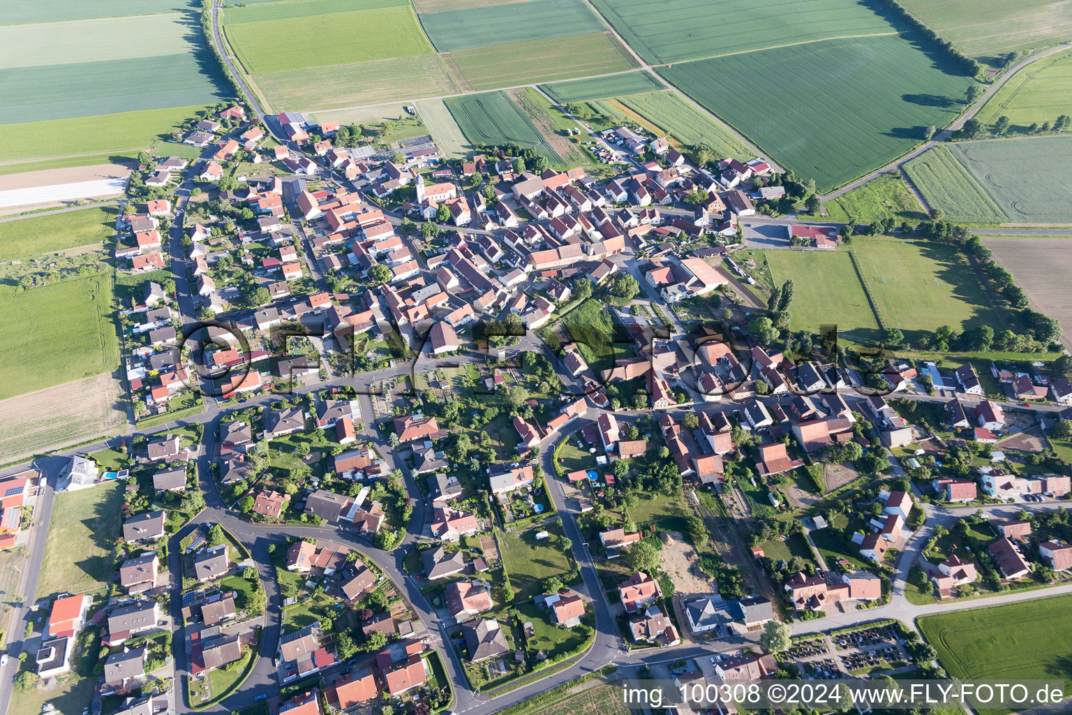 Vue aérienne de Quartier Gernach in Kolitzheim dans le département Bavière, Allemagne