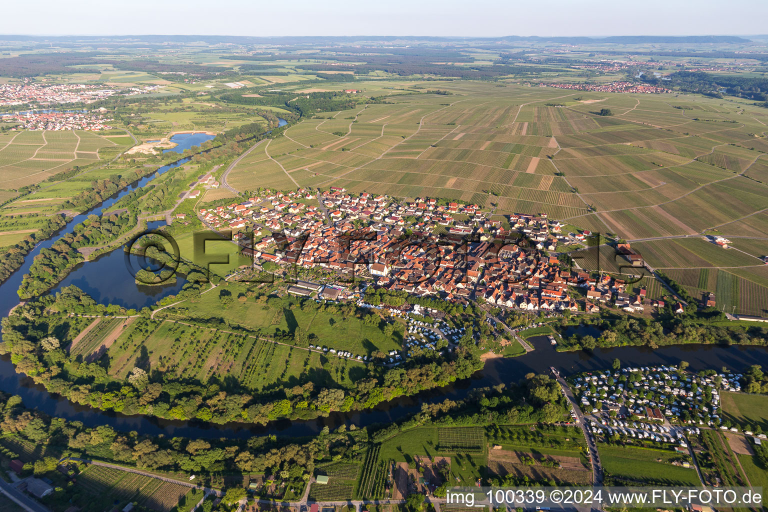 Photographie aérienne de Paysage viticole des terroirs viticoles à Nordheim am Main dans le département Bavière, Allemagne