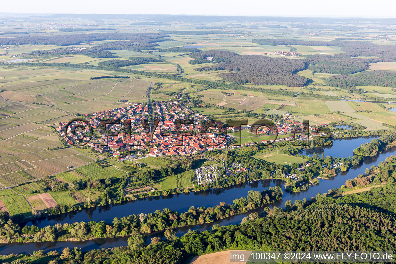 Photographie aérienne de Zones riveraines du Main-Aue à Sommerach dans le département Bavière, Allemagne