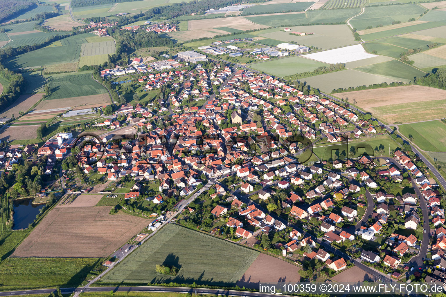 Photographie aérienne de Schwarzach am Main dans le département Bavière, Allemagne