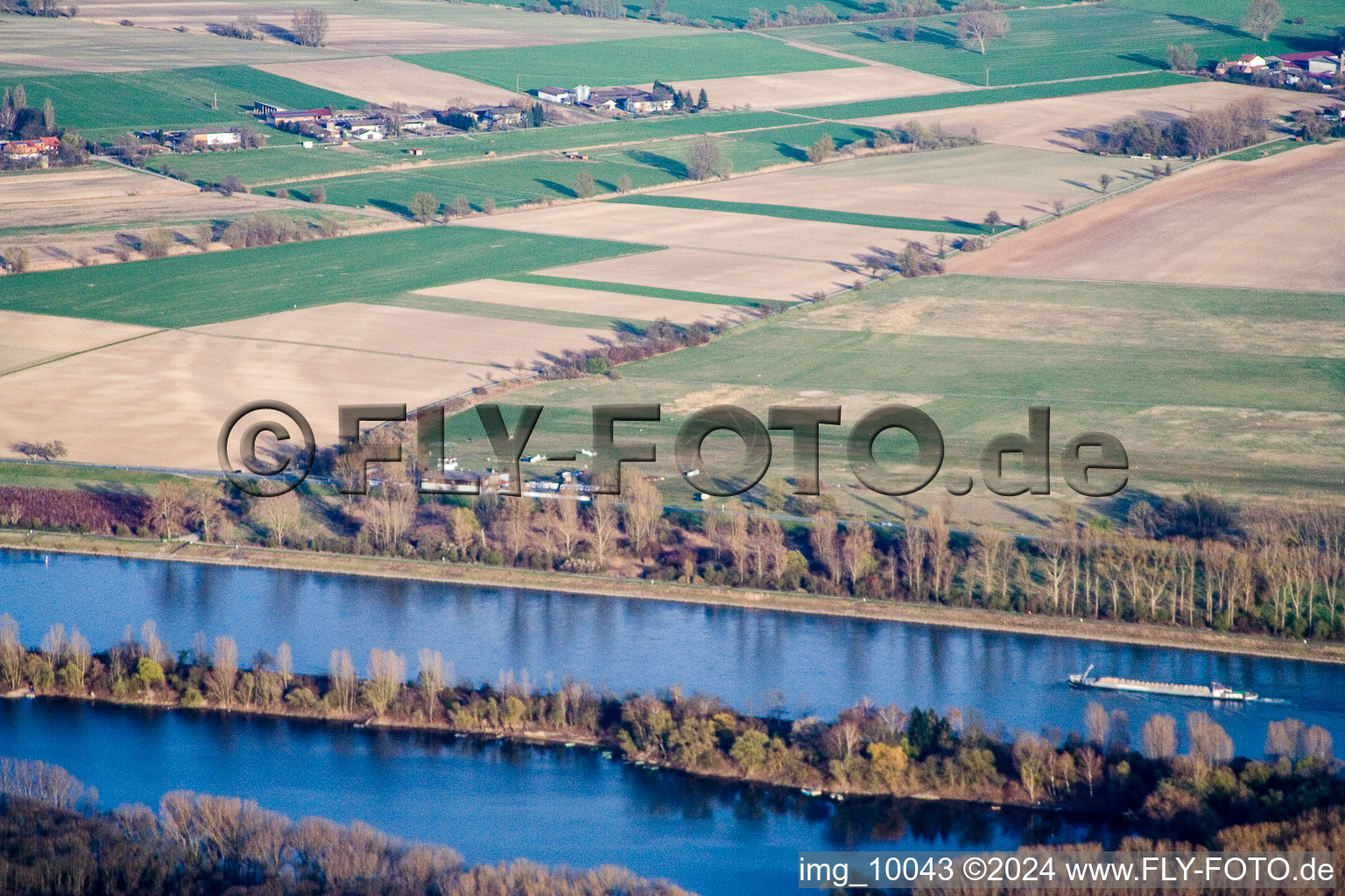 Vue aérienne de Herrenteich, aérodrome à Ketsch dans le département Bade-Wurtemberg, Allemagne