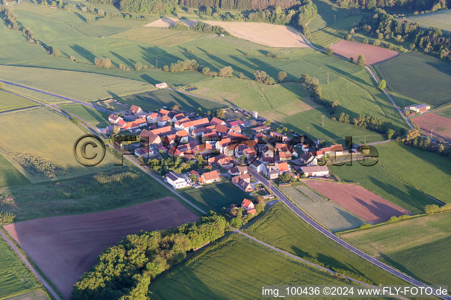 Vue aérienne de Kötsch dans le département Bavière, Allemagne