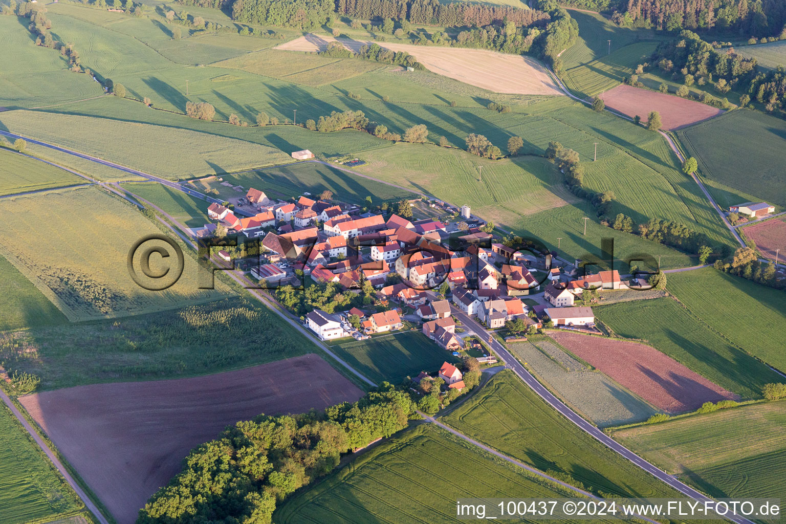 Vue aérienne de Kötsch dans le département Bavière, Allemagne