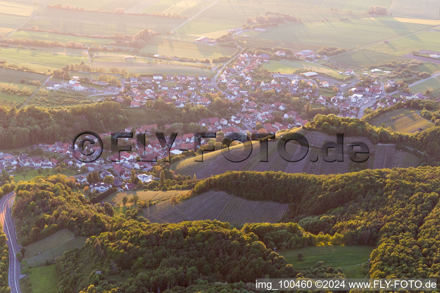 Vue aérienne de Zell am Ebersberg dans le département Bavière, Allemagne