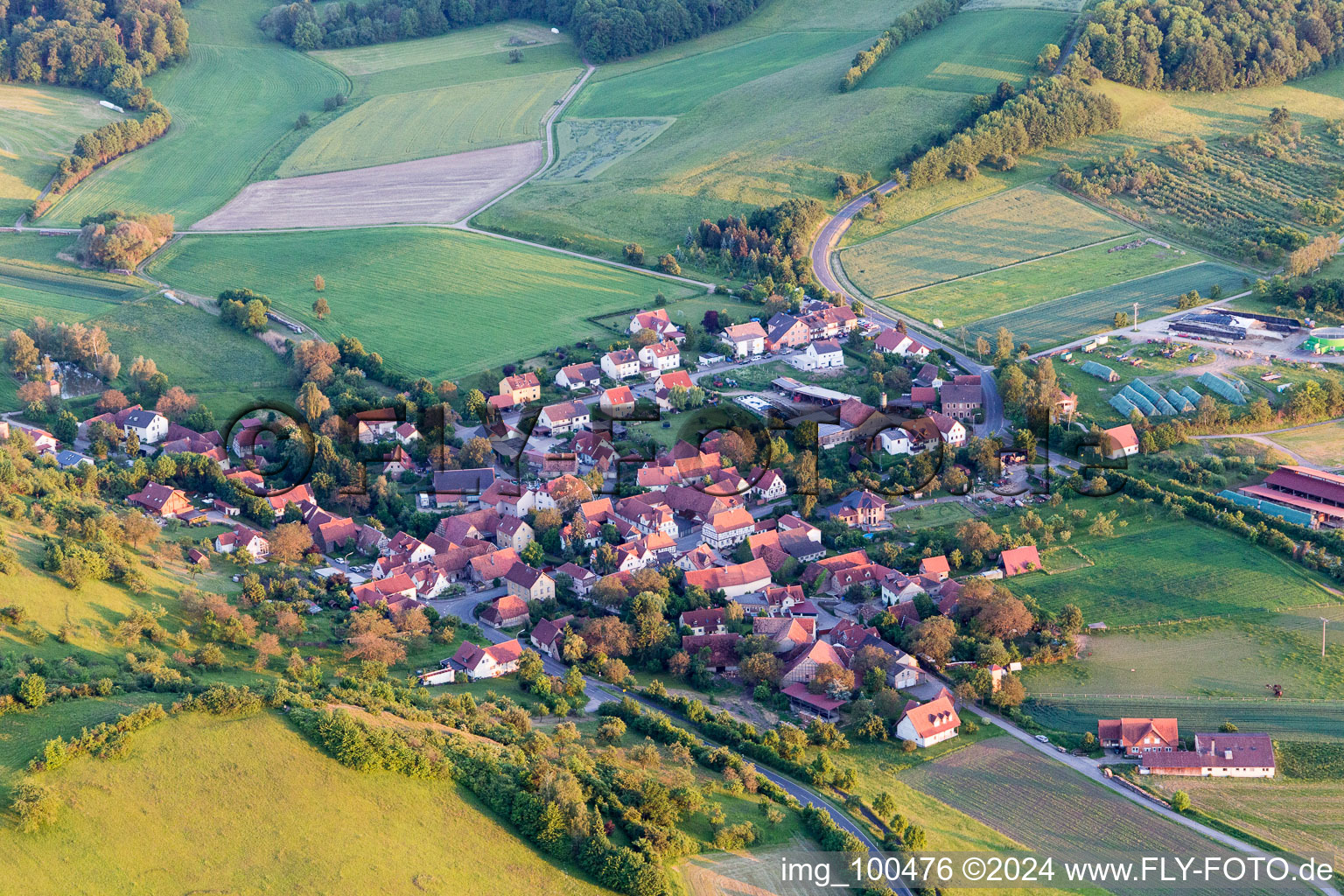 Vue aérienne de Quartier Eschenau in Knetzgau dans le département Bavière, Allemagne