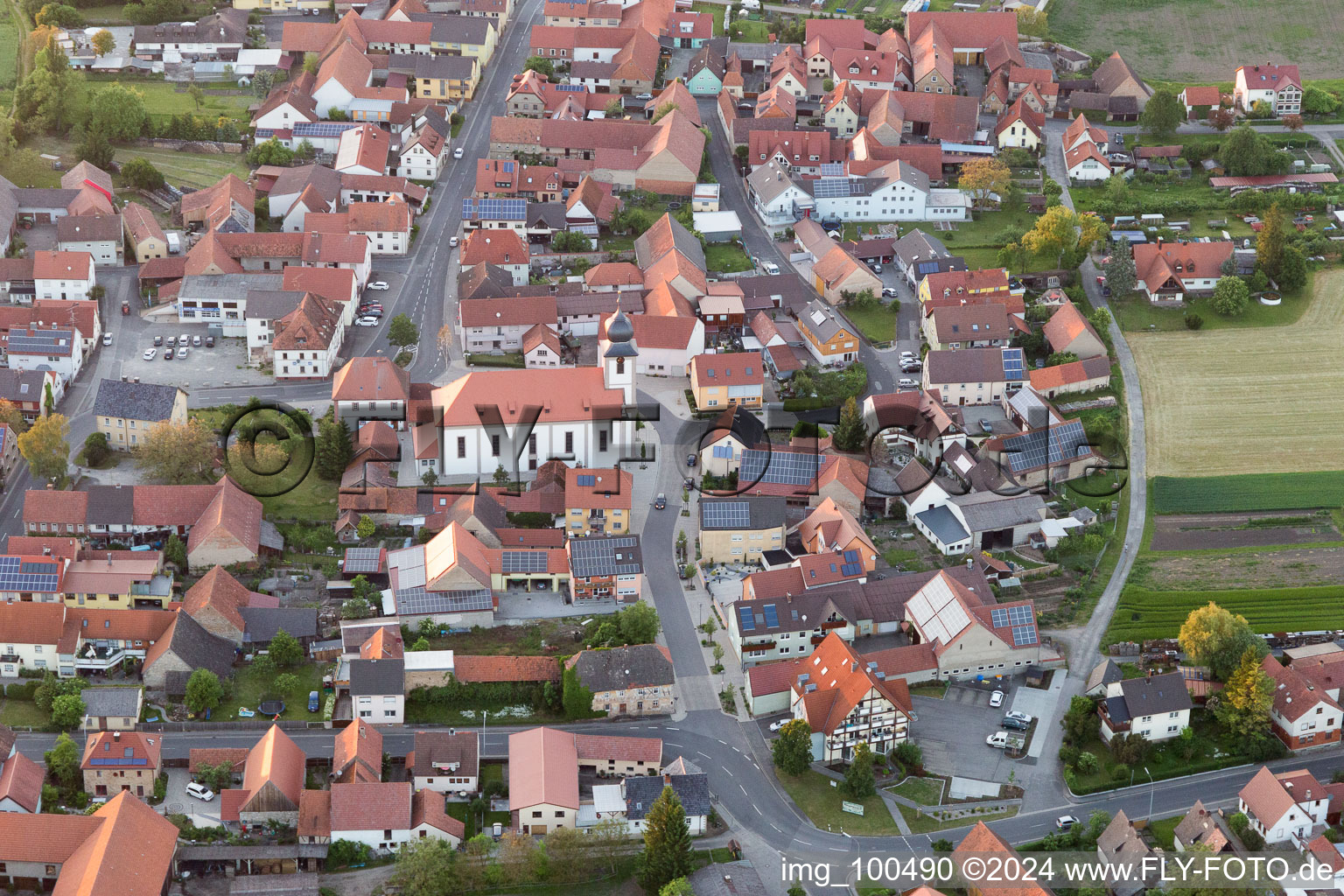 Vue aérienne de Donnersdorf dans le département Bavière, Allemagne