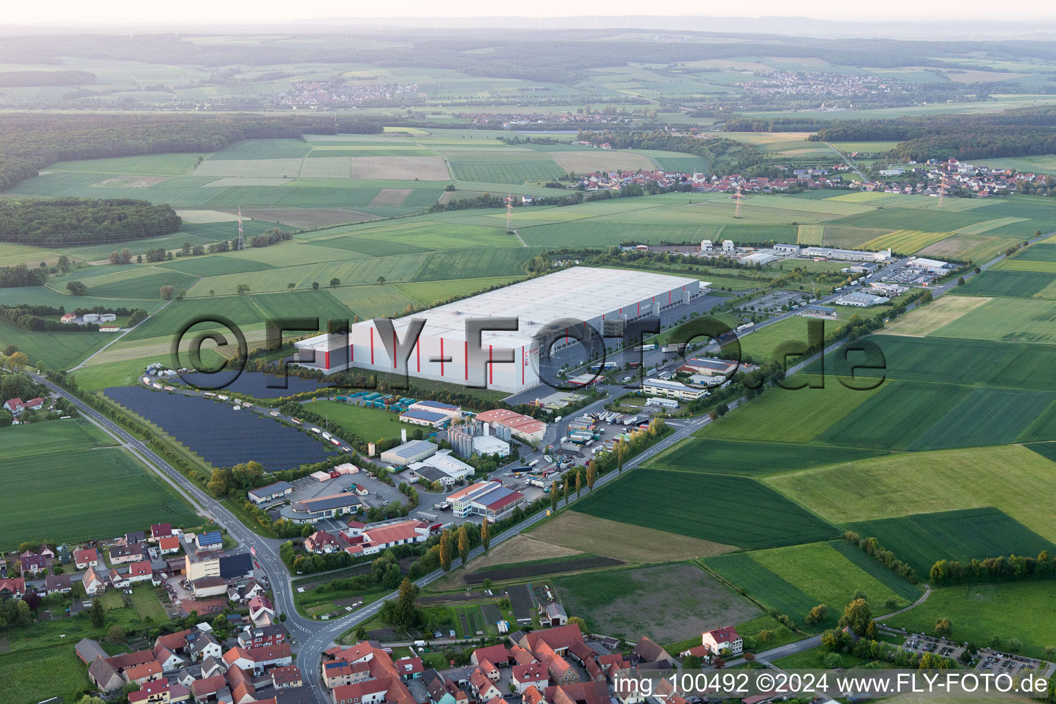 Vue oblique de Donnersdorf dans le département Bavière, Allemagne