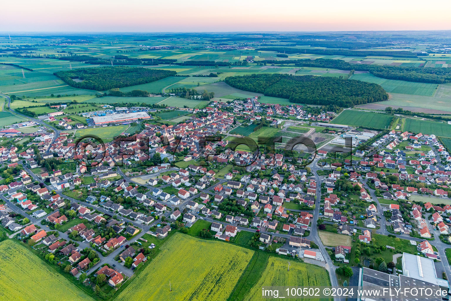 Enregistrement par drone de Grettstadt dans le département Bavière, Allemagne