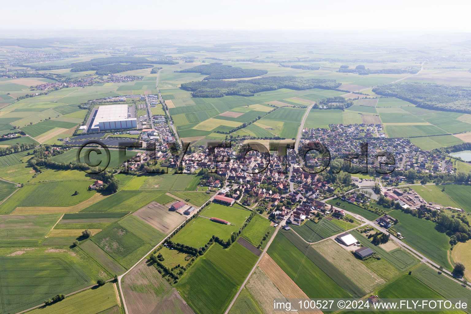 Donnersdorf dans le département Bavière, Allemagne depuis l'avion