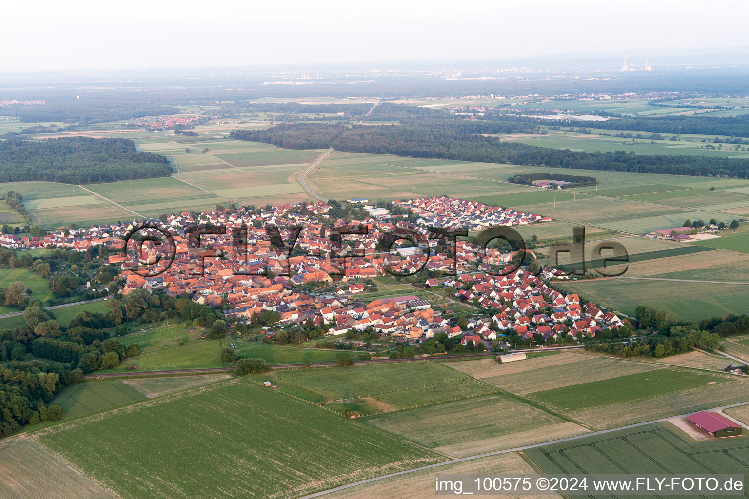 Vue d'oiseau de Rohrbach dans le département Rhénanie-Palatinat, Allemagne