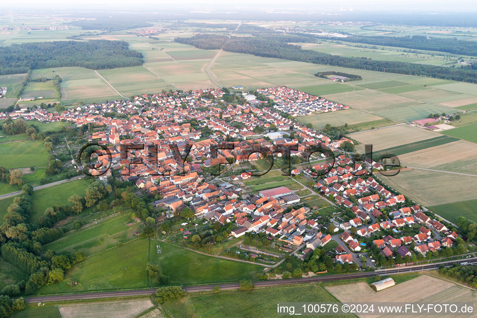 Steinweiler dans le département Rhénanie-Palatinat, Allemagne depuis l'avion