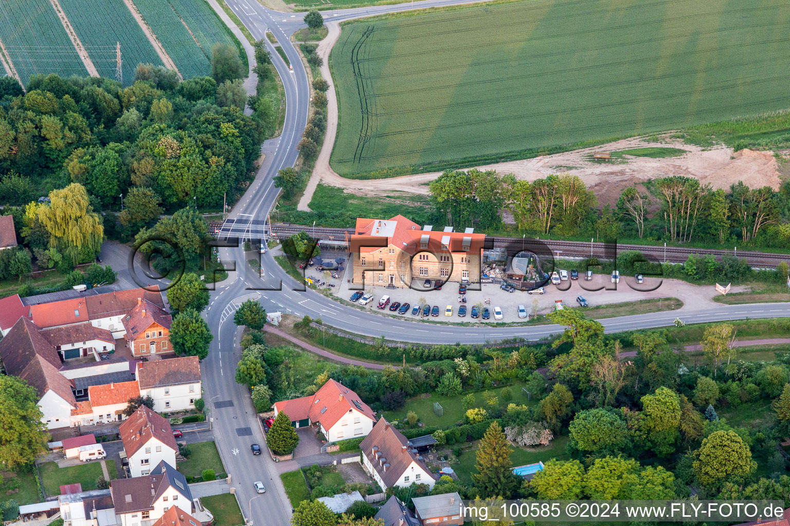 Vue aérienne de Bâtiment des voies et gares de la Deutsche Bahn Rohrbach (Palatinat) à Rohrbach dans le département Rhénanie-Palatinat, Allemagne