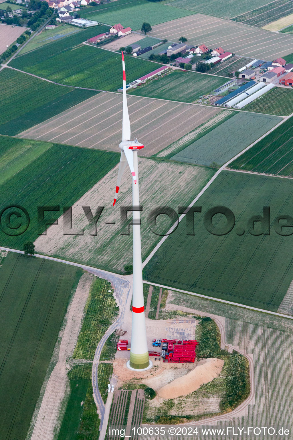 Chantier de construction à Hatzenbühl dans le département Rhénanie-Palatinat, Allemagne hors des airs