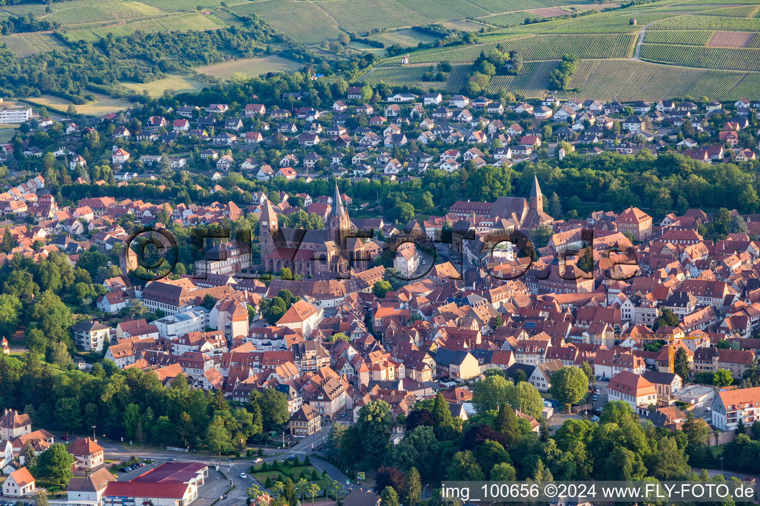 Wissembourg dans le département Bas Rhin, France du point de vue du drone