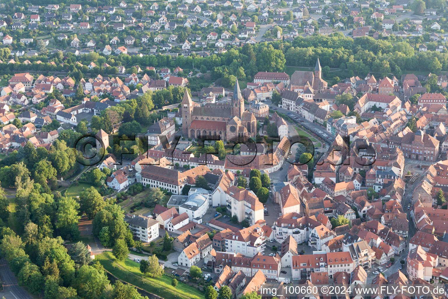 Vue aérienne de Wissembourg dans le département Bas Rhin, France