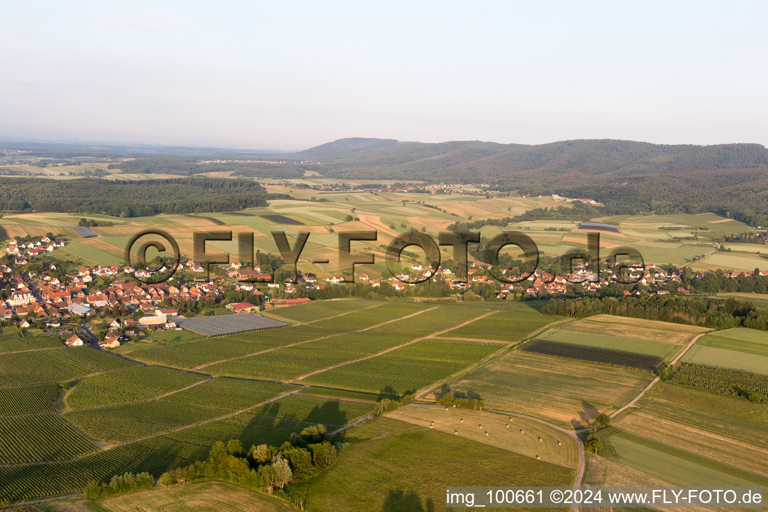 Enregistrement par drone de Steinseltz dans le département Bas Rhin, France